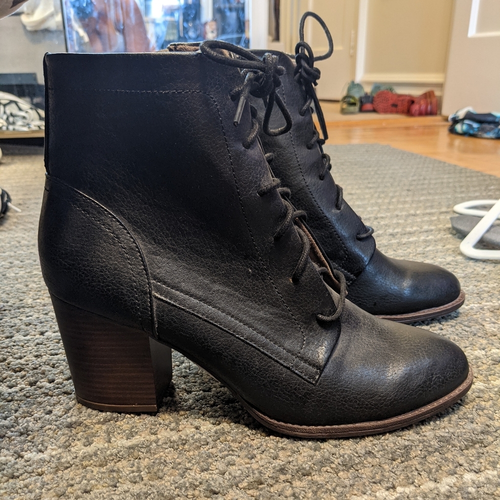 Soffe Black Leather Ankle Boots sz 10